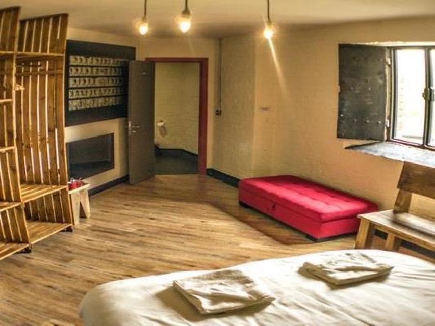 Victoria Warehouse Hotel Солфорд Экстерьер фото