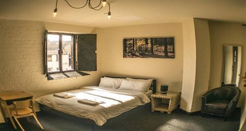 Victoria Warehouse Hotel Солфорд Экстерьер фото